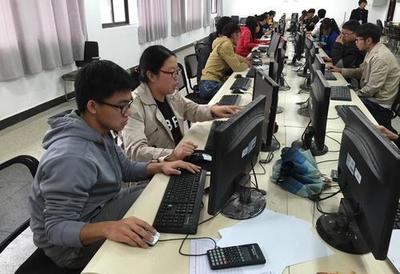 最适合贫困生报考的4个大学专业，就业前景广阔，薪资优厚